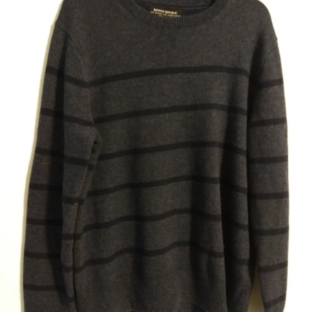 Blue-gray striped sweater mens size large